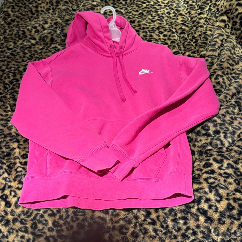Women’s pink Nike hoodie size small
Perfect condition